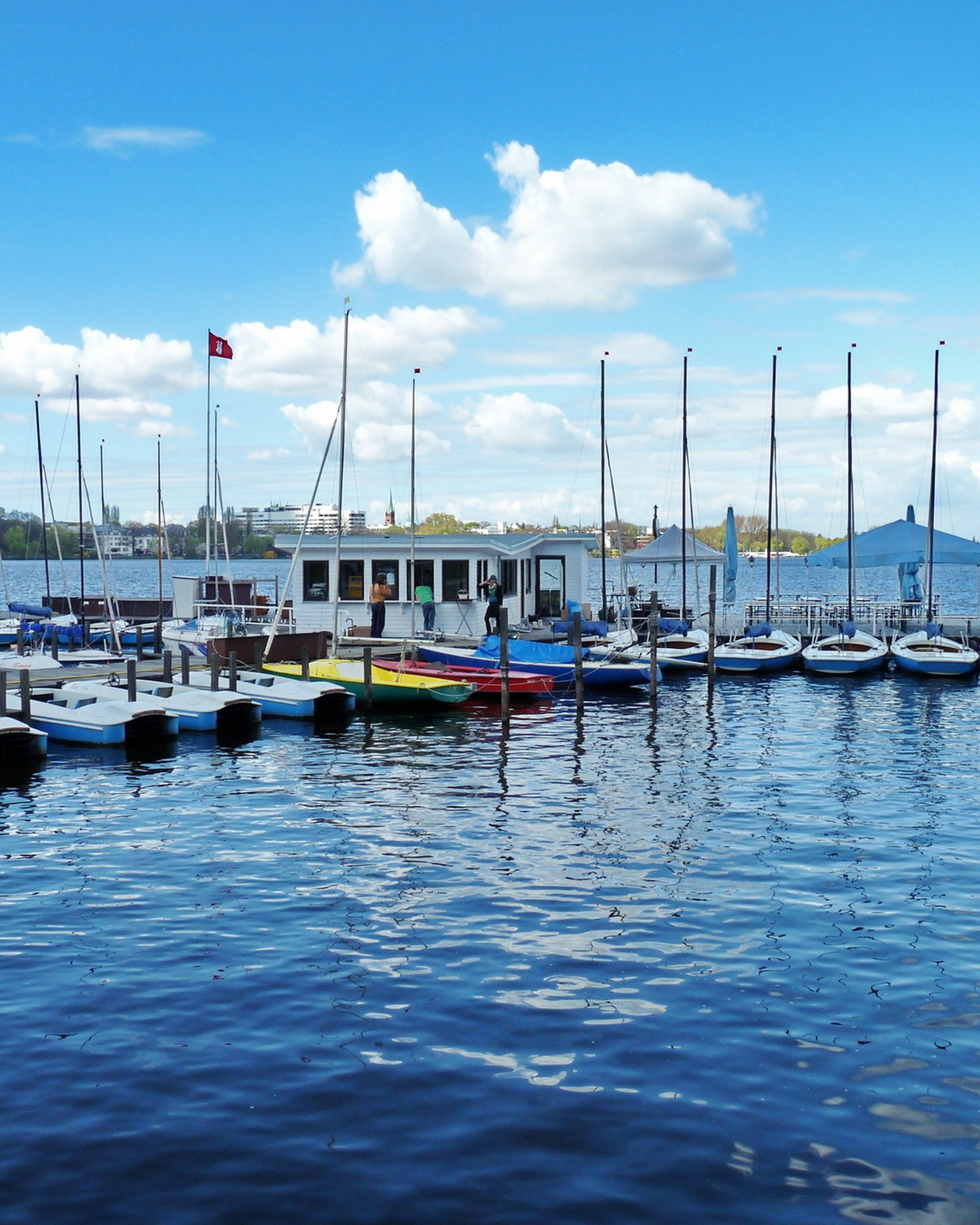 Bootsanleger an der Außenalster
