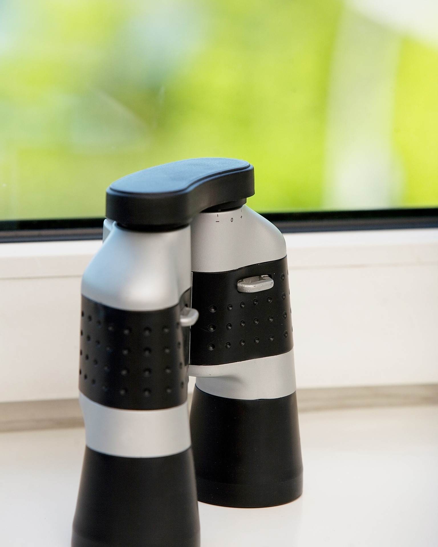 Fernglas im Zimmer mit Alsterblick