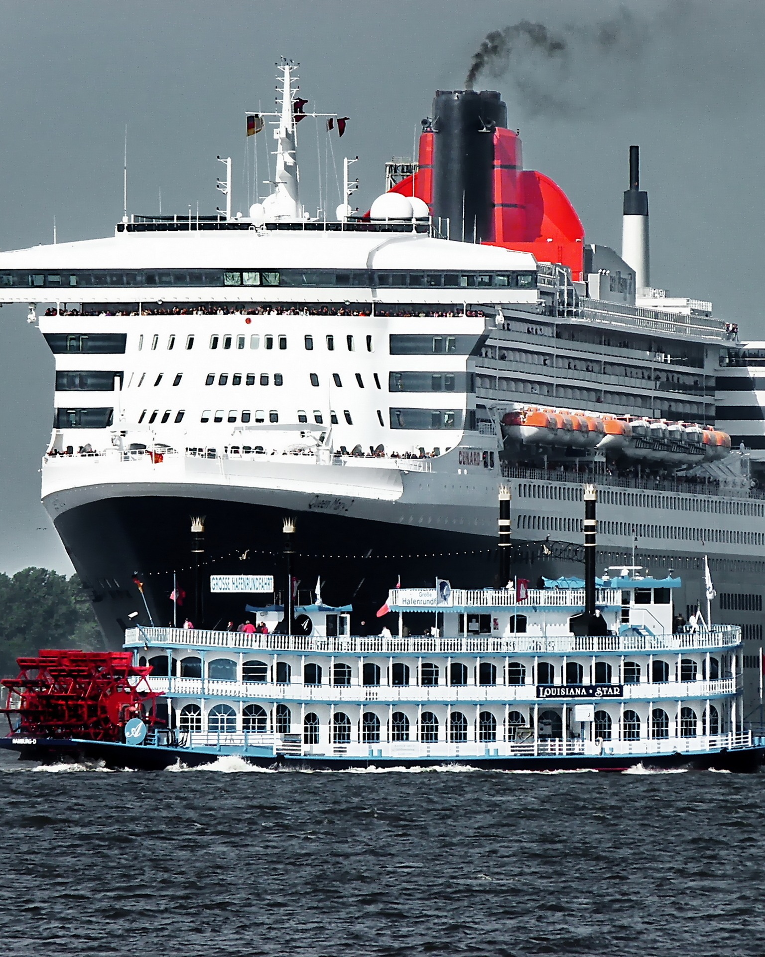 Ankunft Queen Mary 2 Hamburg