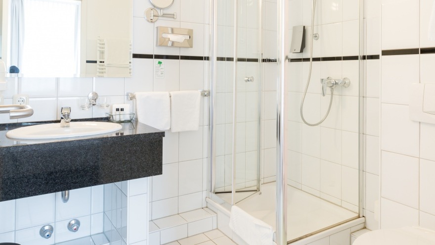 Bad Komfort Doppelzimmer Haus Hohenfelde vom relexa hotel Bellevue