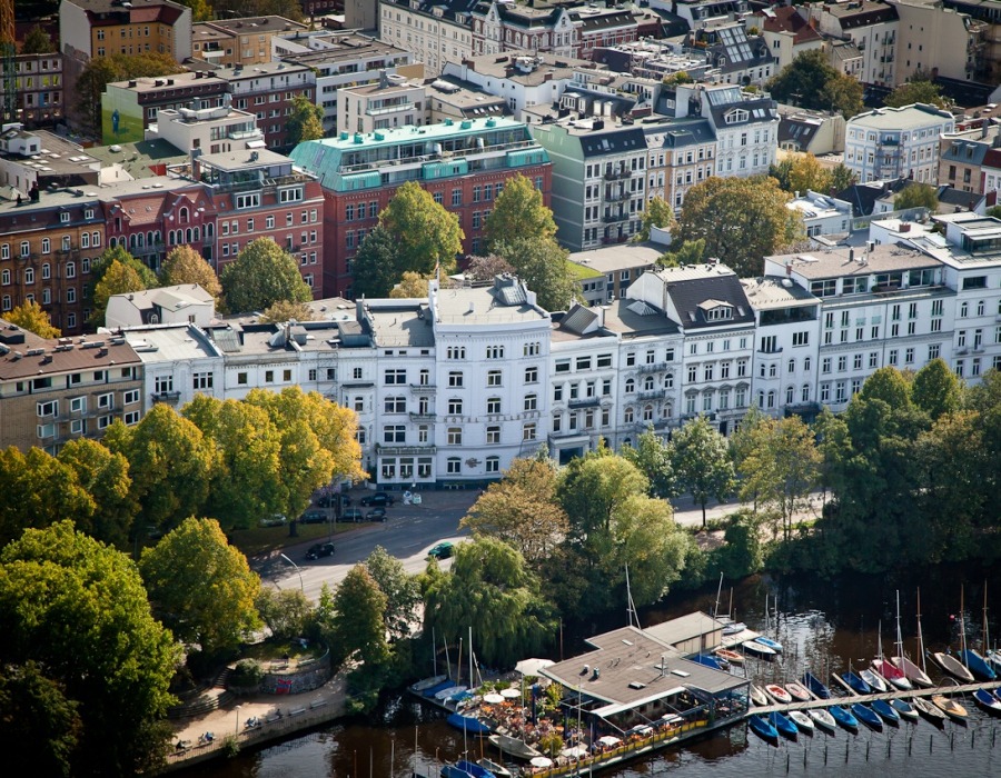 https://www.relexa-hotel-hamburg.de/media/filter/xl/account/4e69e8ec-26e4-4c41-91b7-0ff41a25c659/img/vogelperspektive_relexa_hotel_bellevue_hamburg.jpg